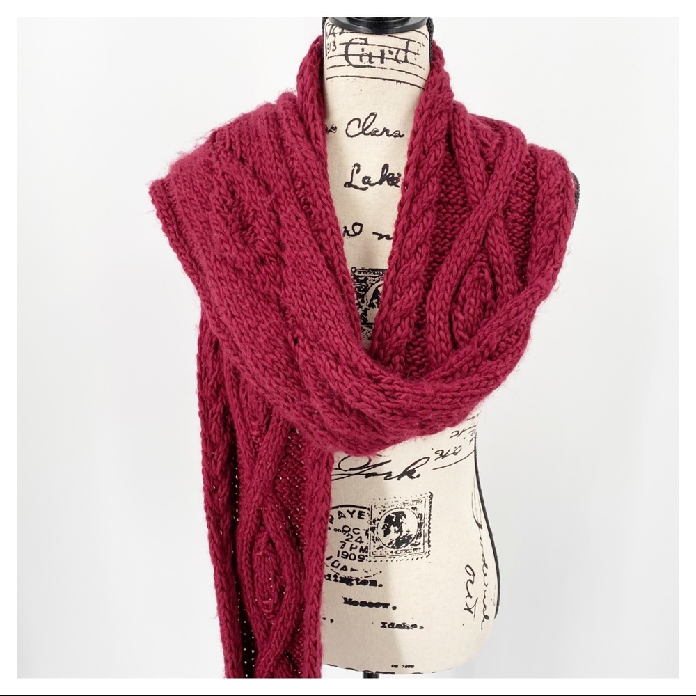 Chunky Knitted Burgundy Scarf with Fringe